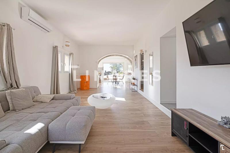 Villa - 300 m² - 9 pièces