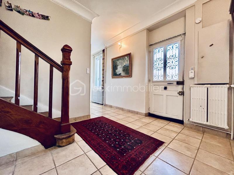 Maison - 168 m² - 8 pièces