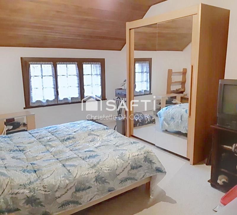 Maison - 200 m² - 6 pièces