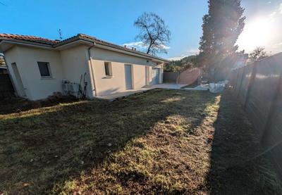 Maison - 80 m² - 3 pièces