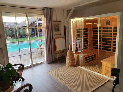 Maison - 220 m² - 8 pièces