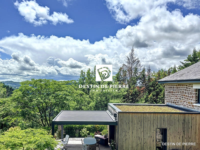 Maison - 202 m² - 4 pièces