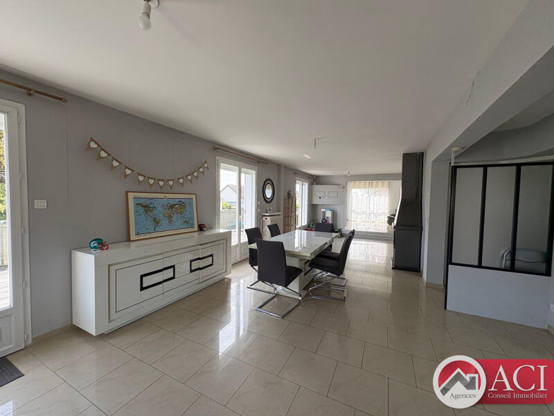 Maison - 175 m² - 8 pièces