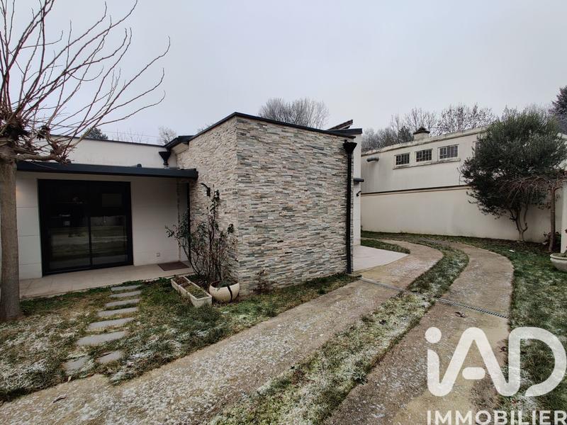 Maison - 92 m² - 4 pièces