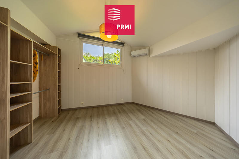 Maison - 220 m² - 5 pièces