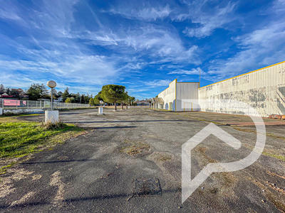Local commercial - 3 000 m²