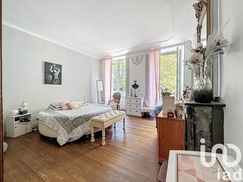 Château - 330 m² - 11 pièces