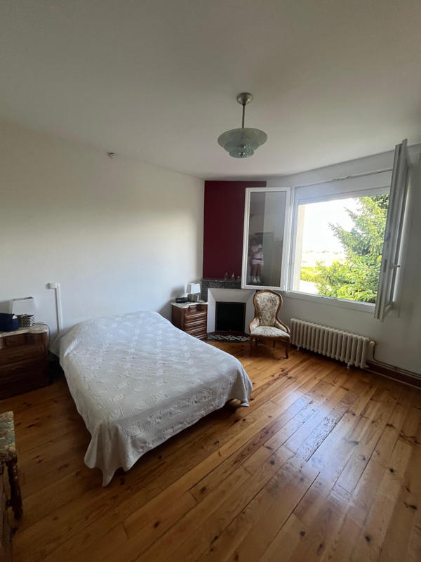 Maison - 203 m² - 9 pièces