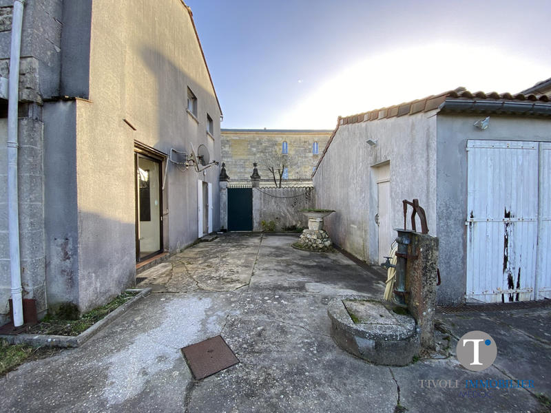 Maison - 215 m² - 7 pièces