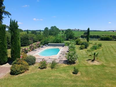 Maison - 350 m² - 8 pièces