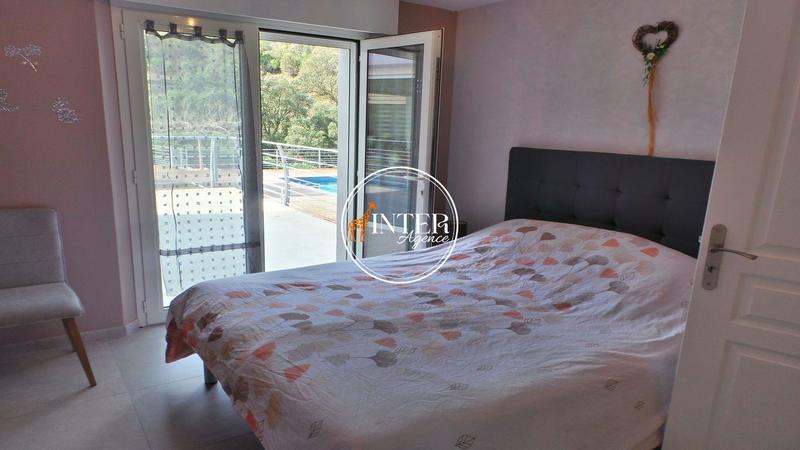 Villa - 250 m² - 8 pièces