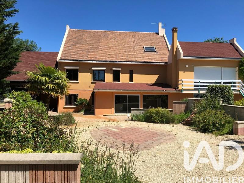 Maison - 308 m² - 8 pièces