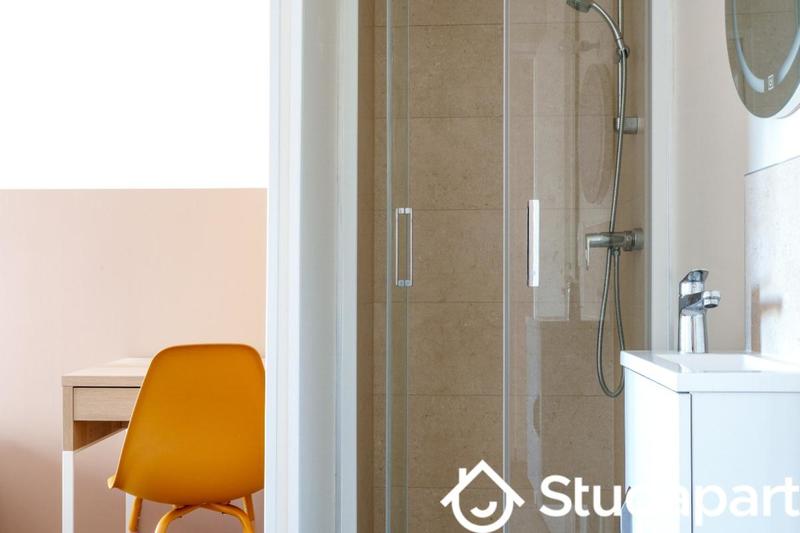 Chambre - 14 m² - 1 pièce