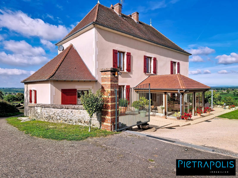 Maison - 204 m² - 6 pièces