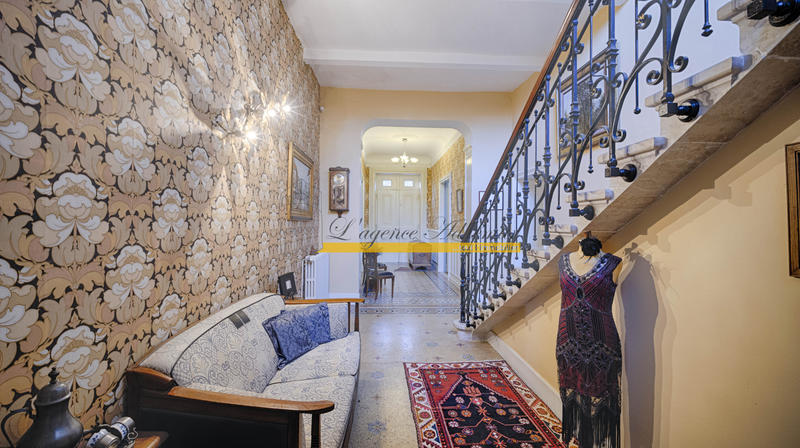 Villa - 435 m² - 13 pièces