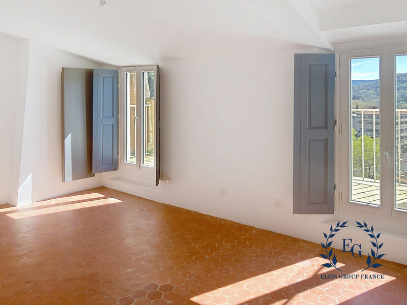 Appartement - 82 m² - 4 pièces