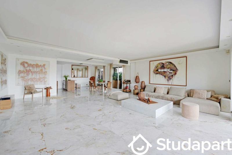 Appartement - 180 m² - 3 pièces