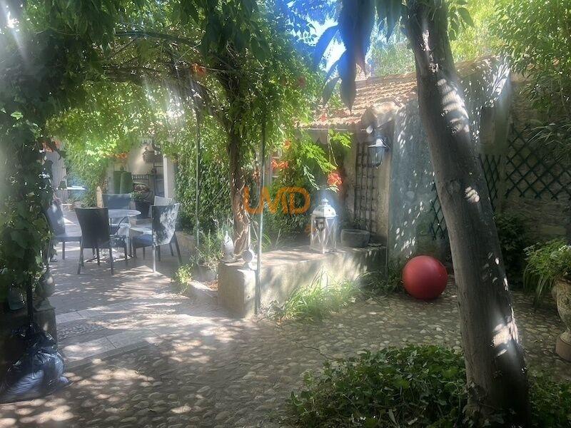 Maison - 200 m² - 6 pièces