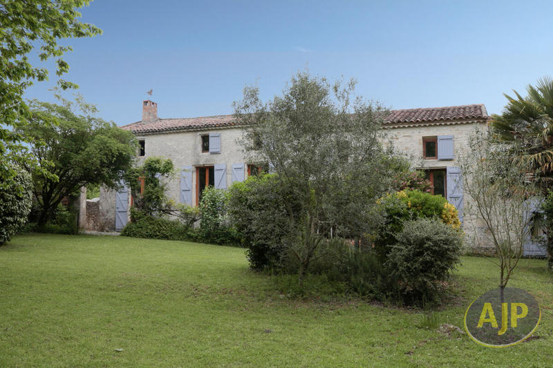 Maison - 160 m² - 5 pièces