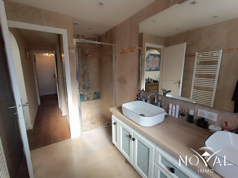 Maison ancienne - 203 m² - 7 pièces