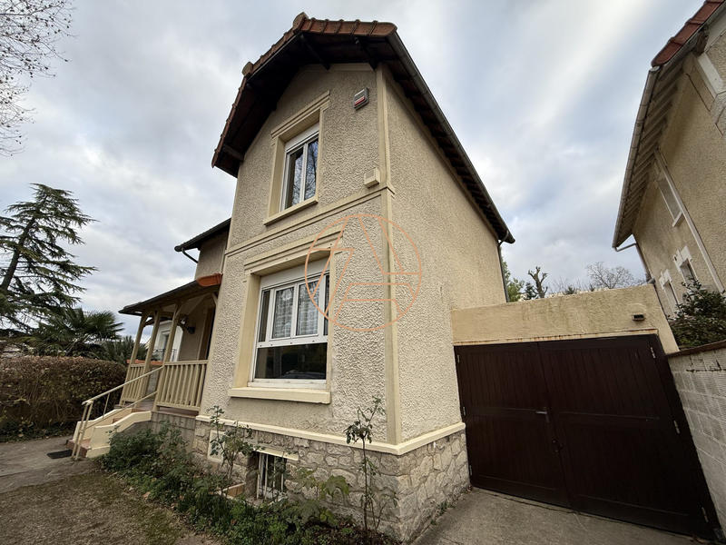 Maison - 93 m² - 5 pièces