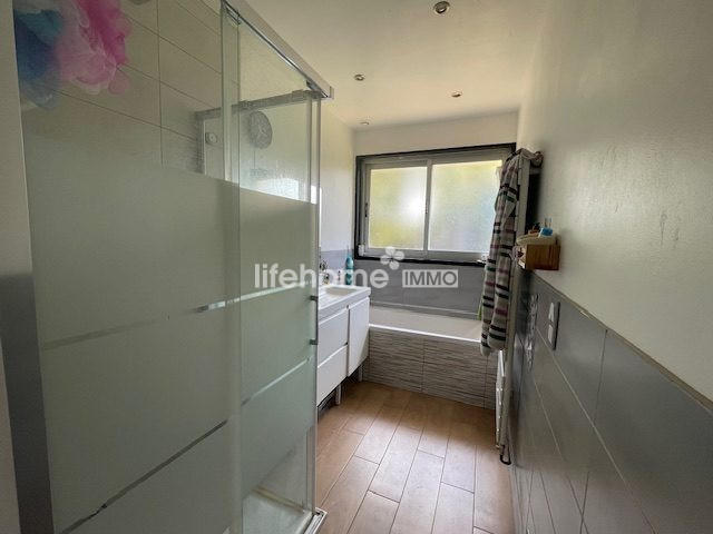 Maison - 93 m² - 4 pièces