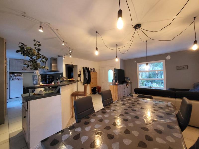 Maison - 93 m² - 5 pièces