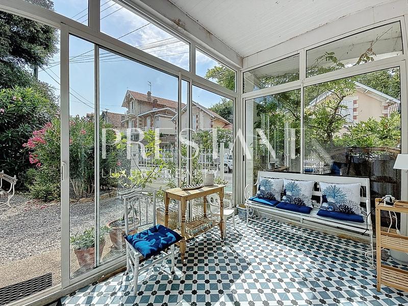 Maison - 204 m² - 8 pièces