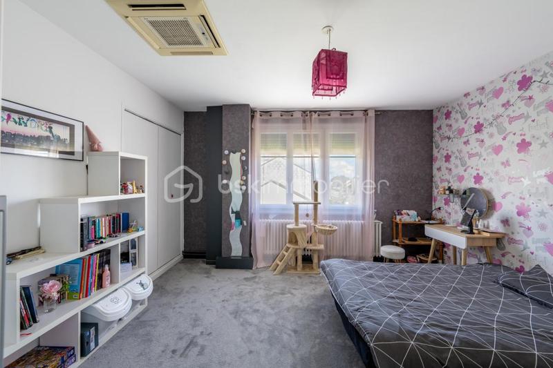 Maison - 200 m² - 7 pièces