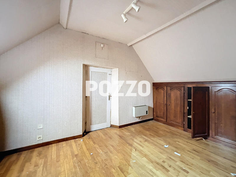 Maison - 176 m² - 9 pièces