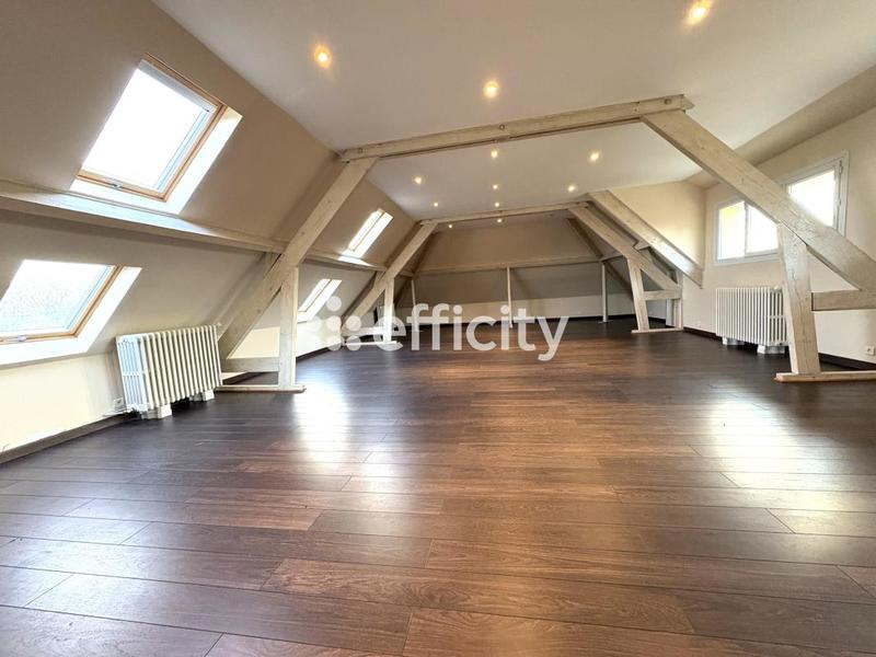 Maison - 320 m² - 8 pièces