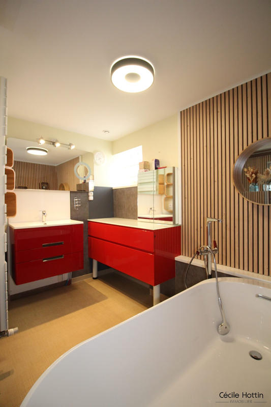 Maison - 248 m² - 6 pièces