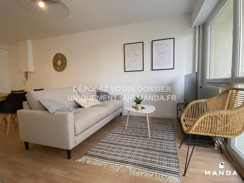 Chambre - 9 m² - 5 pièces