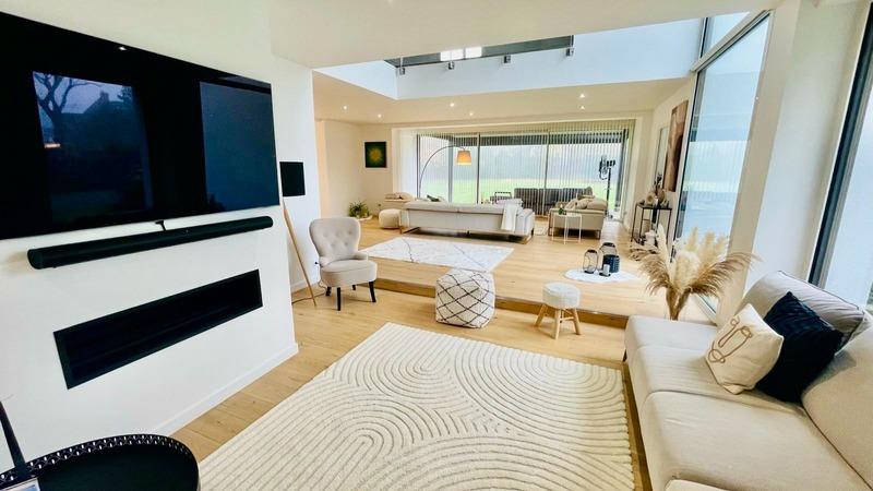 Maison d'architecte - 282 m² - 8 pièces