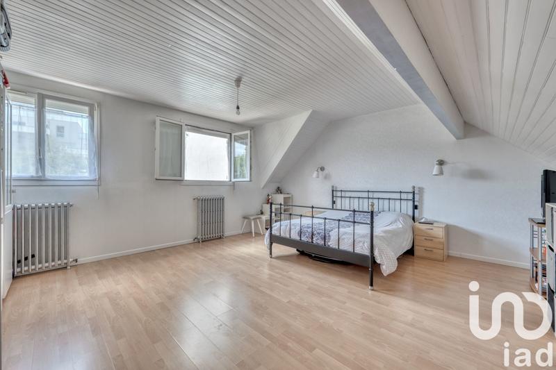 Maison - 210 m² - 8 pièces