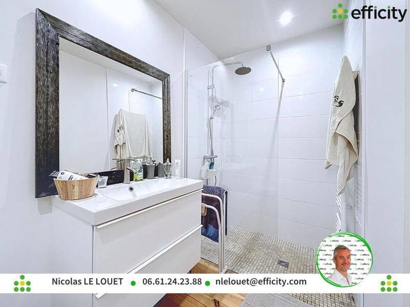 Demeure - 215 m² - 7 pièces