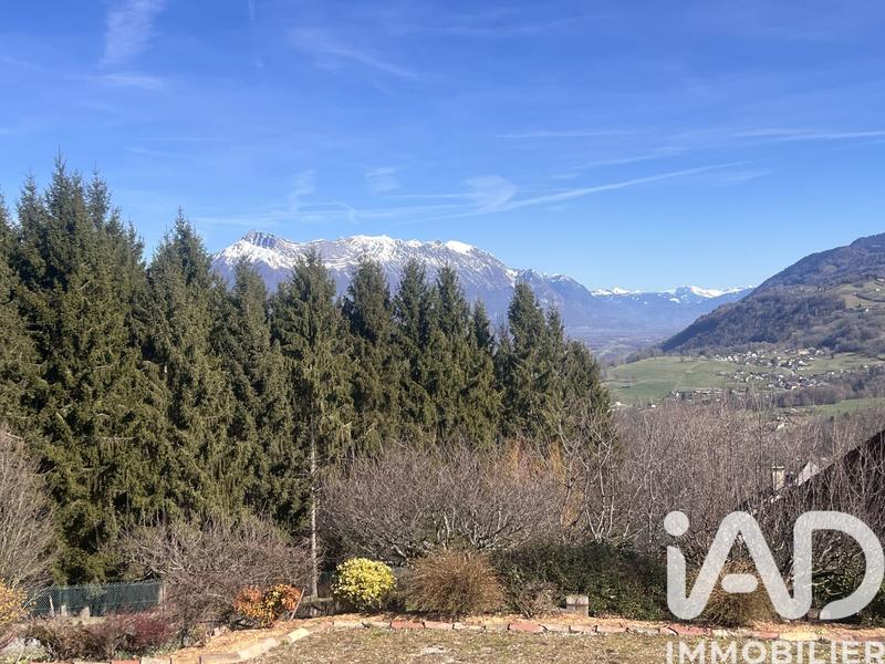 Maison - 185 m² - 6 pièces