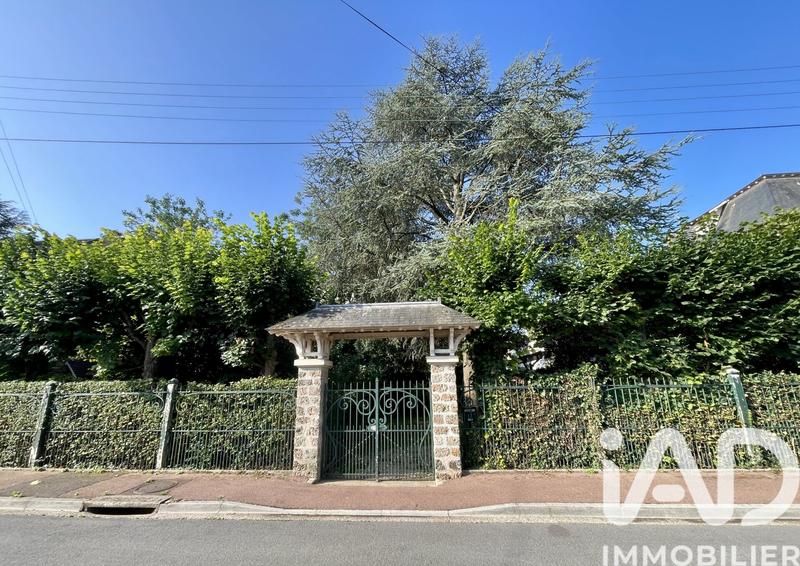 Maison - 205 m² - 9 pièces