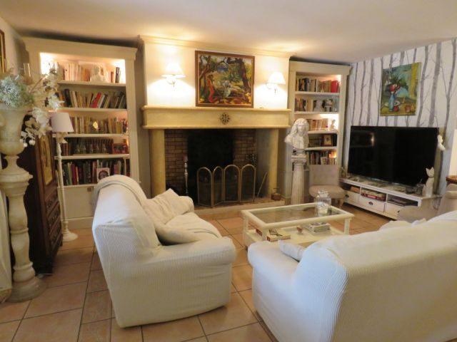 Maison - 384 m² - 17 pièces