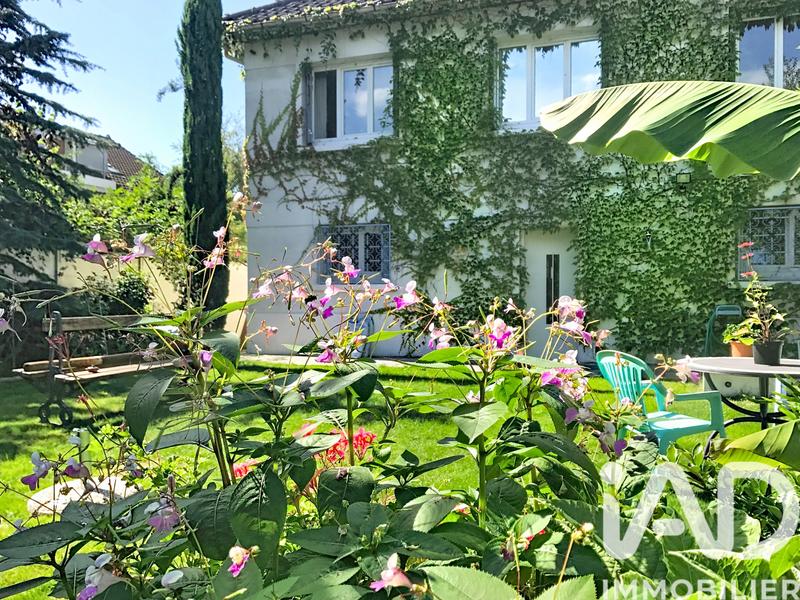 Maison - 161 m² - 8 pièces