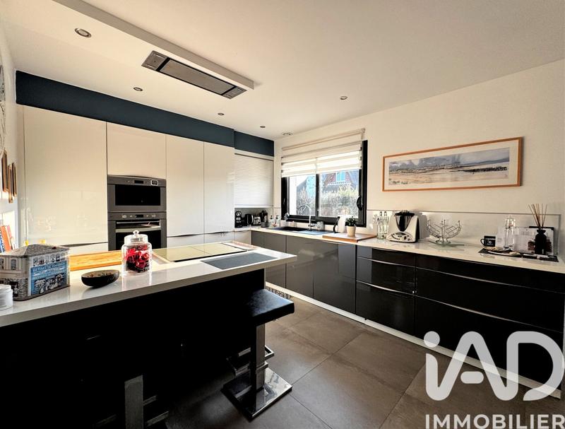 Maison - 156 m² - 8 pièces