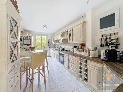 Maison - 175 m² - 9 pièces