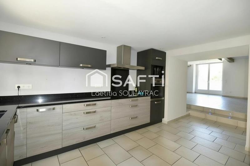 Maison - 205 m² - 6 pièces