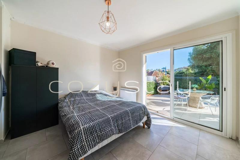 Villa - 305 m² - 10 pièces