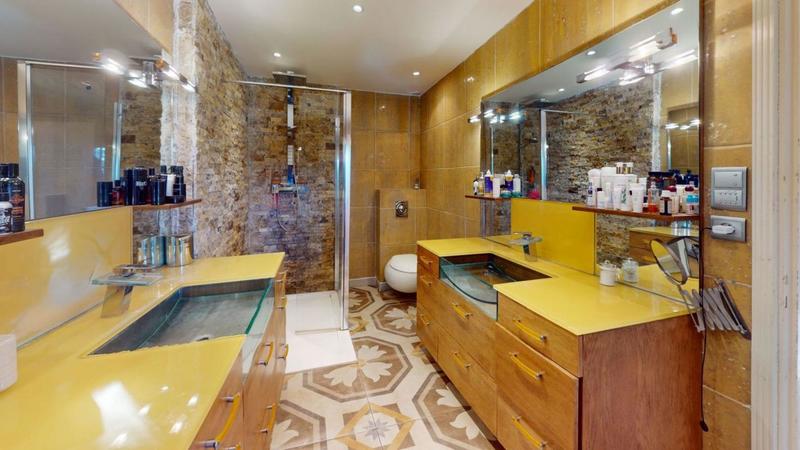 Propriété - 980 m²