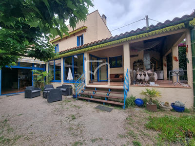 Propriété - 215 m² - 9 pièces