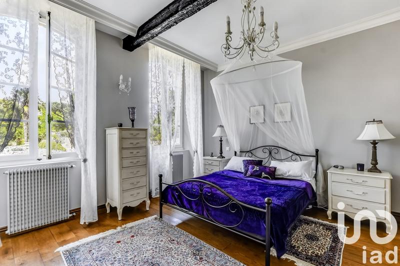 Maison - 435 m² - 11 pièces