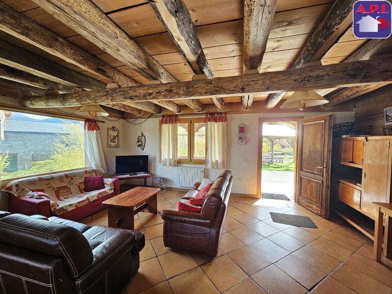 Maison - 214 m² - 8 pièces