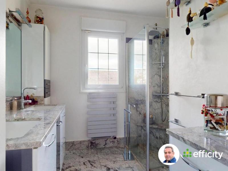 Pavillon - 136 m² - 5 pièces