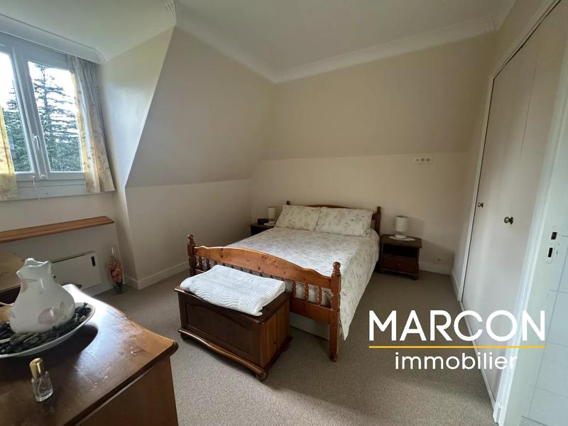 Propriété - 174 m² - 11 pièces